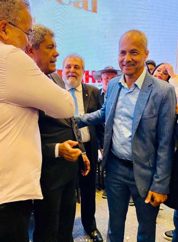 Camacã: Prefeito Paulo do Gás vai a Salvador e consegue 1milhão e duzentos mil reais para a saúde